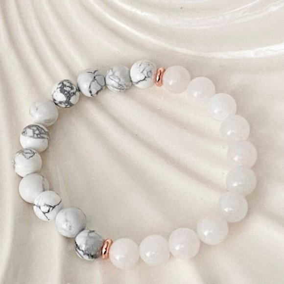 10mm White Howlite & White Jade Healing, Meditation, and Energy Stretch Bracelet - Picture 1 of 9